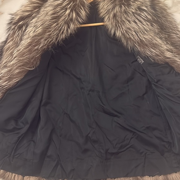 Silver Fox fur Saga Fox coat - Picture 4 of 12